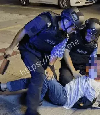 民警制伏持刀嫌疑人